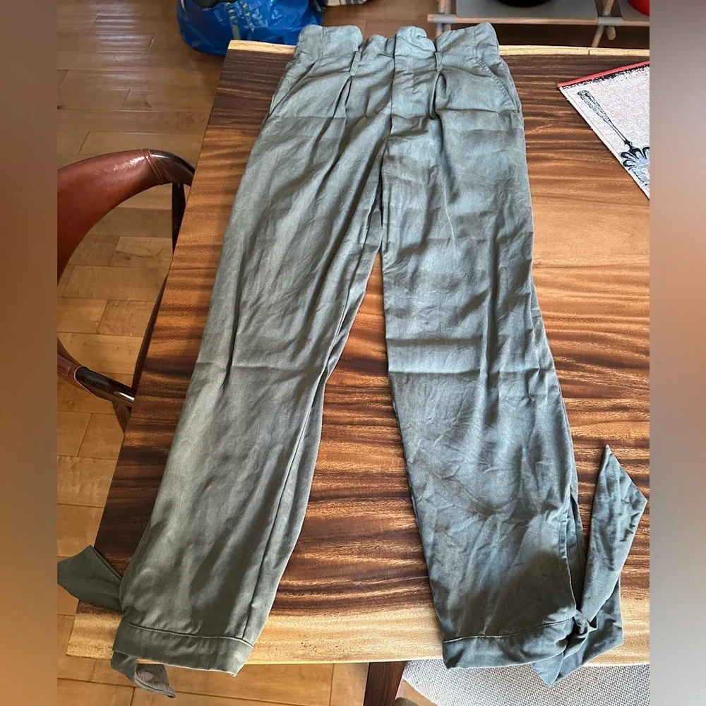 Reformation Avalon Pant - army green